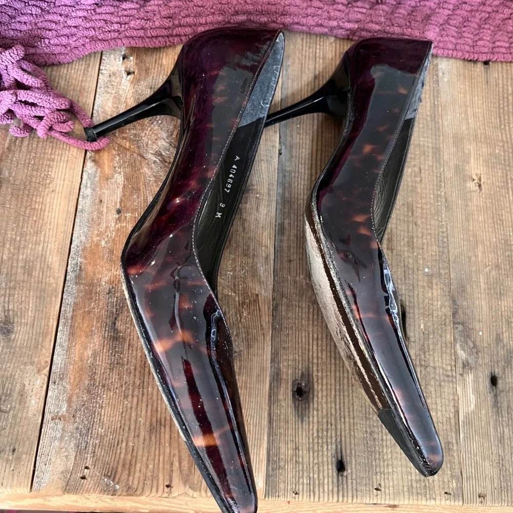 Stuart Weitzman Tortoise Shell Patent Leather Pointed Toe Pumps Heels 9M A404697